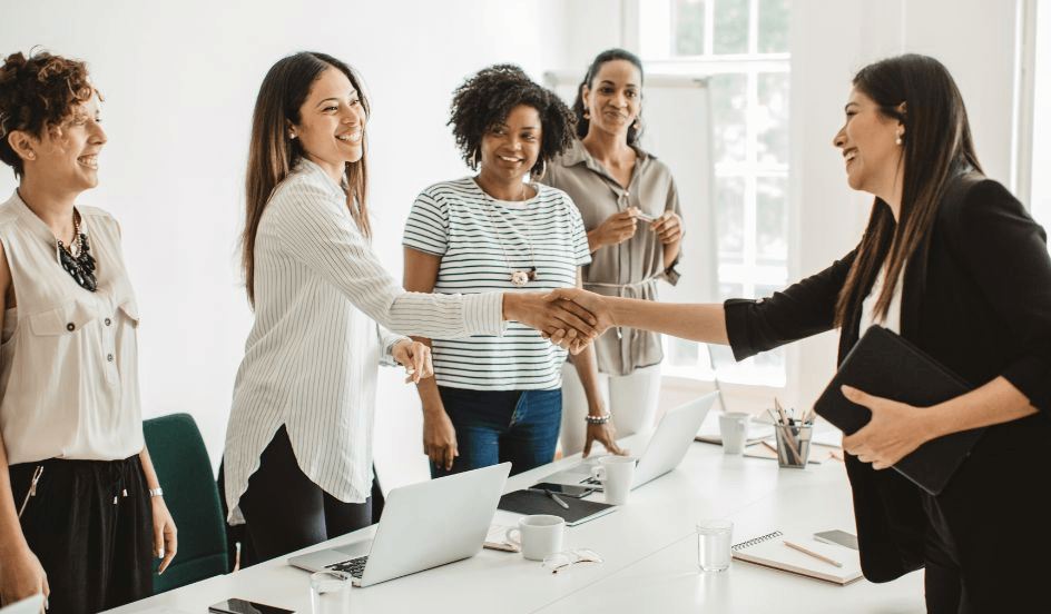 shaking-hands-after-a-successful-interview-2